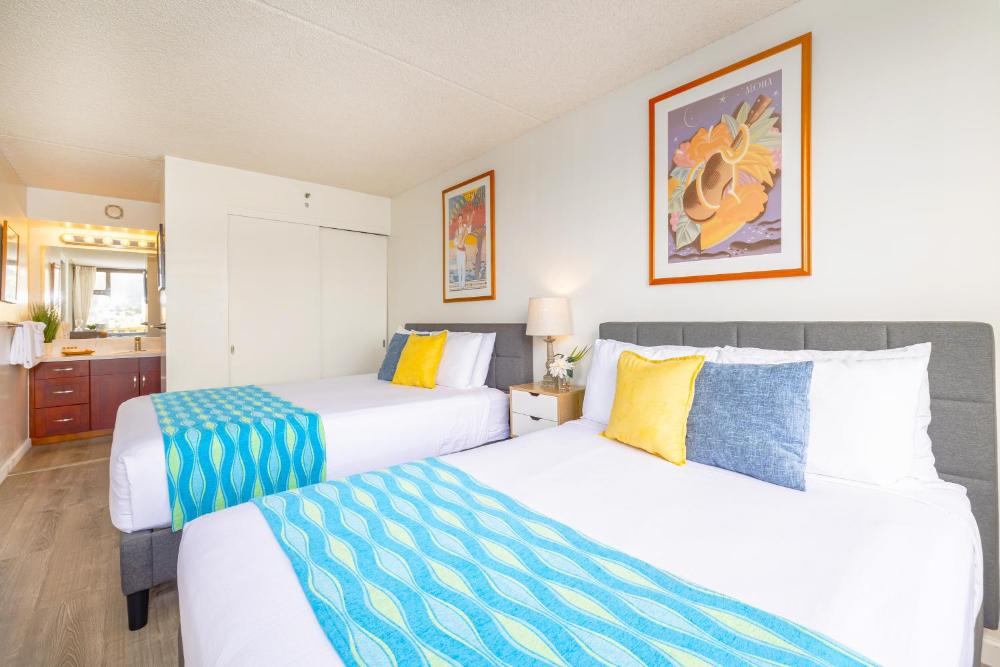 Mountain View Getaway, Free Parking and Beach Steps Away